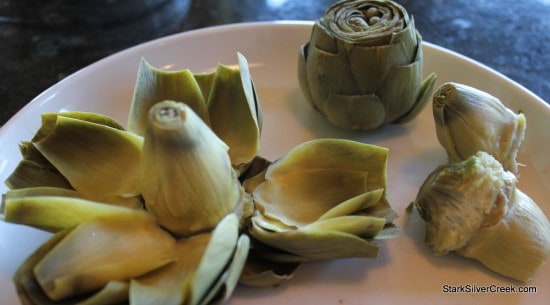 artichoke-crab-strawberry-vinegrette-salad-12