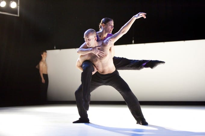 Pictured: Meredith Dincolo and Benjamin Wardell of Hubbard Street Dance Chicago perform Jiří Kylián's 27' 52