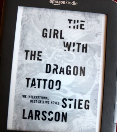Loni goes Digital with Amazon Kindle 3