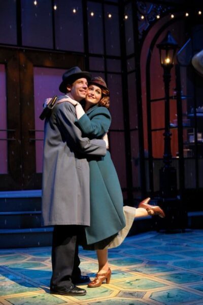 Left to Right: Rayn Drummond, Kelsey Venter. Photo credit: www.kevinberne.com.