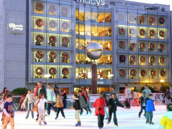 Children from the Boys & Girls Clubs of San Francisco skating at the 2009 Safeway Holiday Ice Rink in Union Square Children from the Boys & Girls Clubs of San Francisco skating at the 2009 Safeway Holiday Ice Rink in Union Square