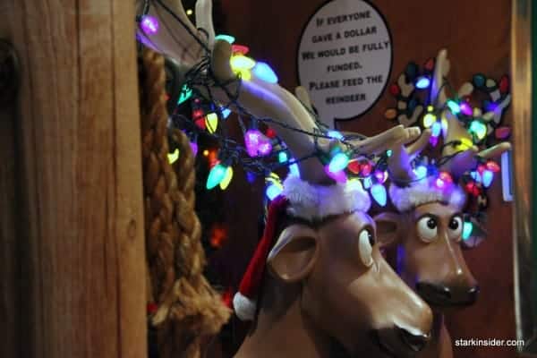 Do feed the reindeer! Do feed the reindeer!