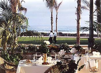 Doesn't an outdoor brekkie just taste better? Doesn't an outdoor brekkie just taste better?