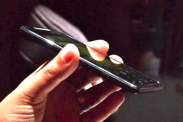 Thin is in again with Motorola Droid RAZR: Only 7.1mm thick.