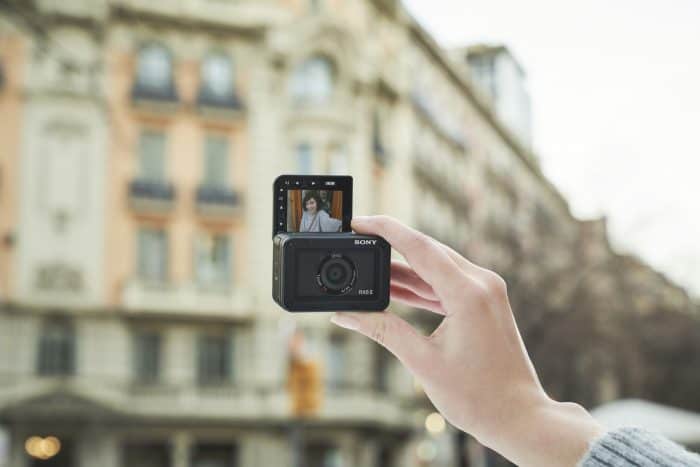 Sony RX0 II vlogger selfie GoPro competitor