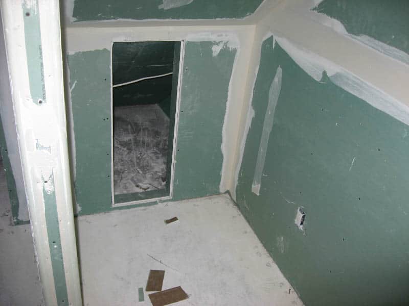 Drywall - How to convert a closet into a wine cellar and storage space Drywall - How to convert a closet into a wine cellar and storage space
